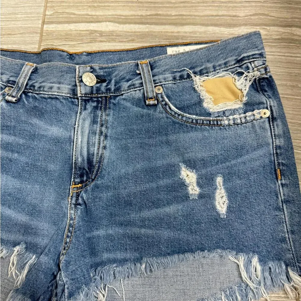{SOLD} Rag & Bone Winnie Distressed Frayed Cut off Medium Wash Shorts- Size 29 - Picture 3 of 4
